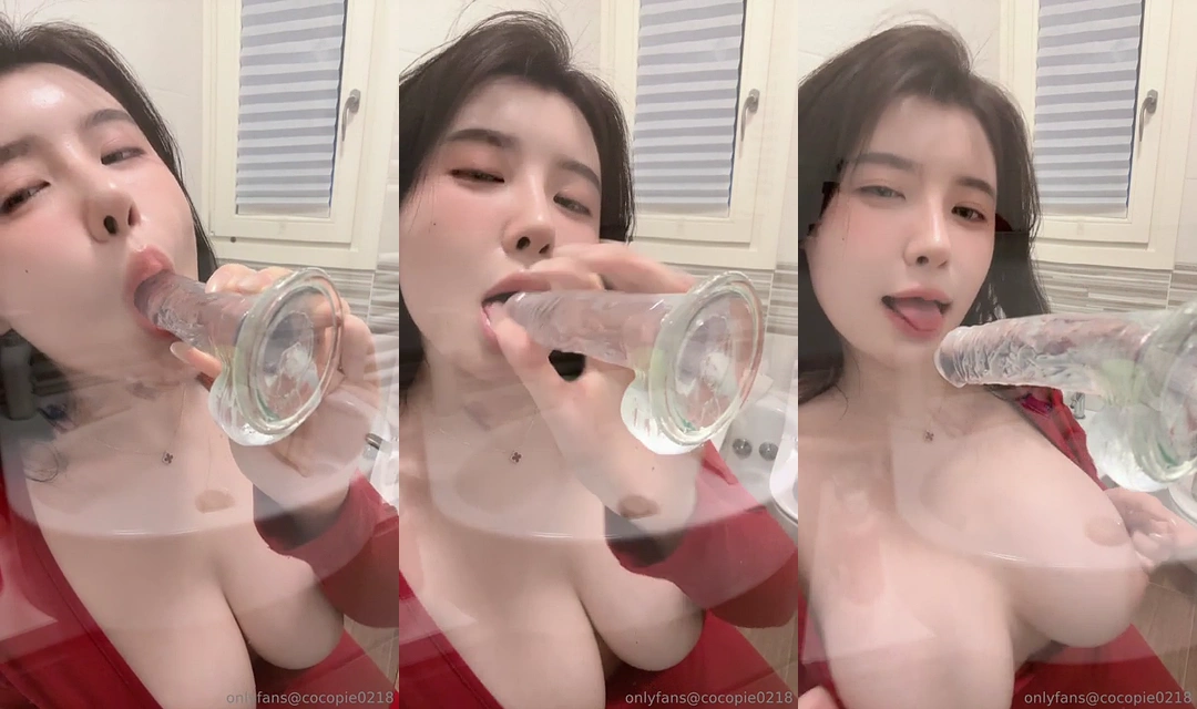 빨간 드레스 입고 딜도 만지작거리며 남자 유혹하는 코코파이