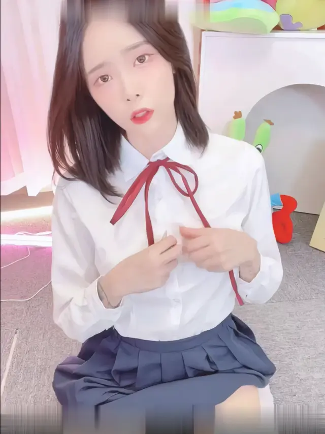 일본 여고생교복 옷입고 뒷치기 자세로 박혀주는 플레이 영상