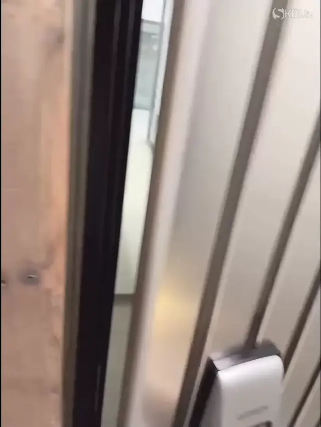 열심히 일하고 퇴근하신 주인님을 반기는 정액받이 메이드