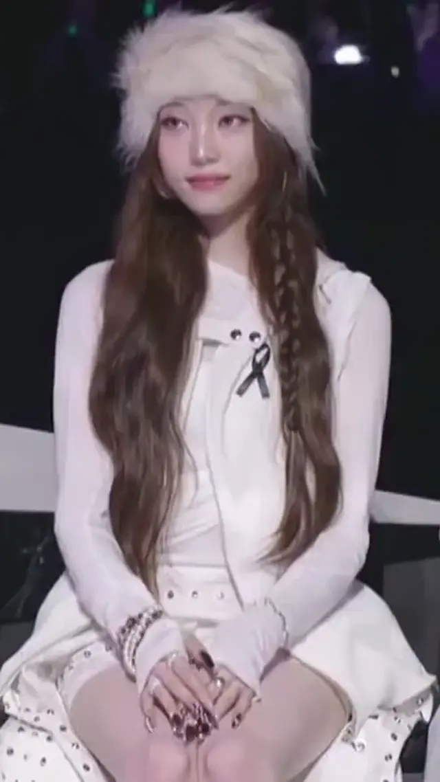 팬들을 위해 하얀 속옷도 아낌없이 보여주는 올데이프로젝트 영서