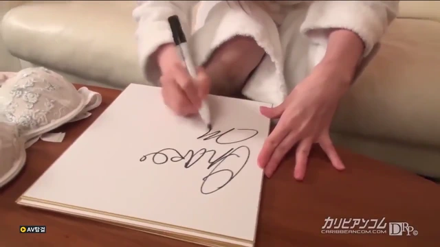 보지털 짤라서 팬들에게 선물해주고 섹스하는 [오오하시 미쿠]