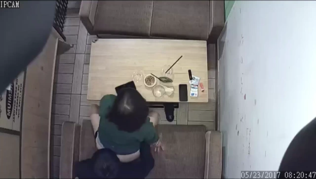 어린남녀가 룸카페가면 항상 생기는 일