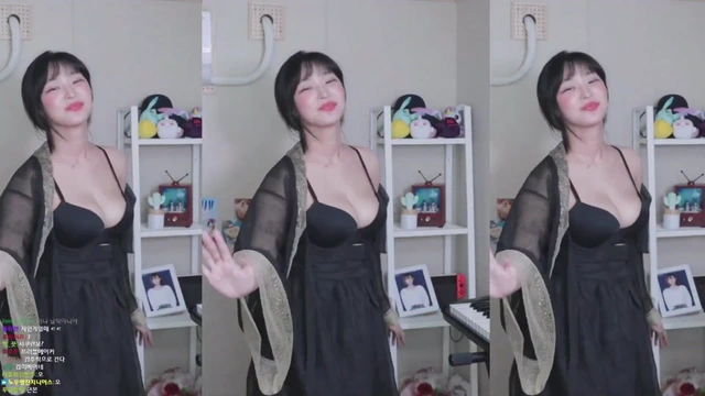 술취해서 수박같은 가슴 덜렁거리며 추는 사쿠란보