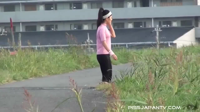 노상방뇨 하다 걸린 여자 ㅋㅋ