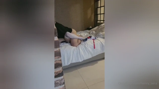 교복 입은 여친을 훔쳐보는 네토의 흥분되는 마음
