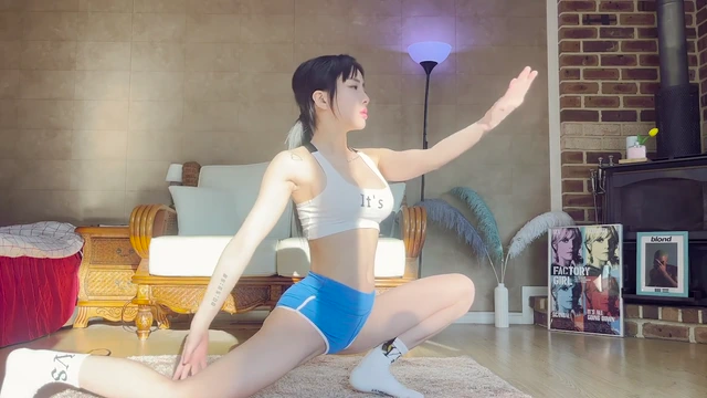 초이 모닝 루틴 요가! 근데 이제 돌핀 팬츠를 곁들인 맛