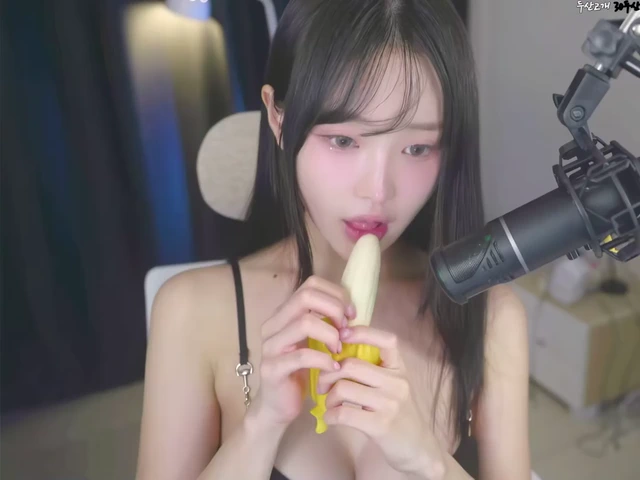 한국 신작 바나나 딥쓰롯하는 존예녀 이아이