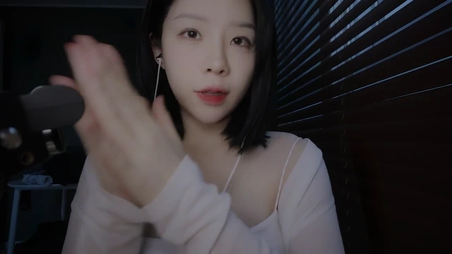 연츄 ASMR 바디스크래칭과살소리 쇄골탭핑 입술소리