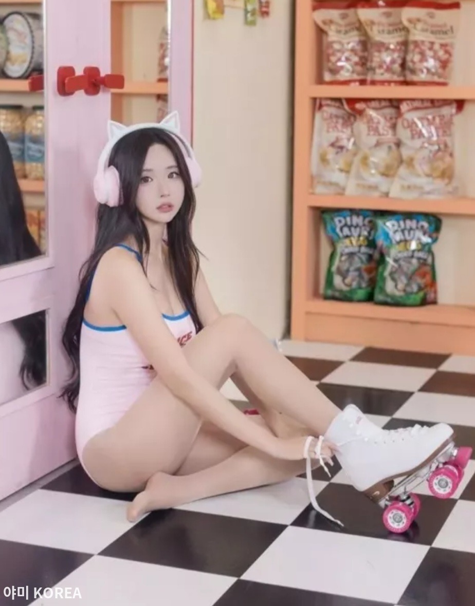 롤러스케이트 신는 여자