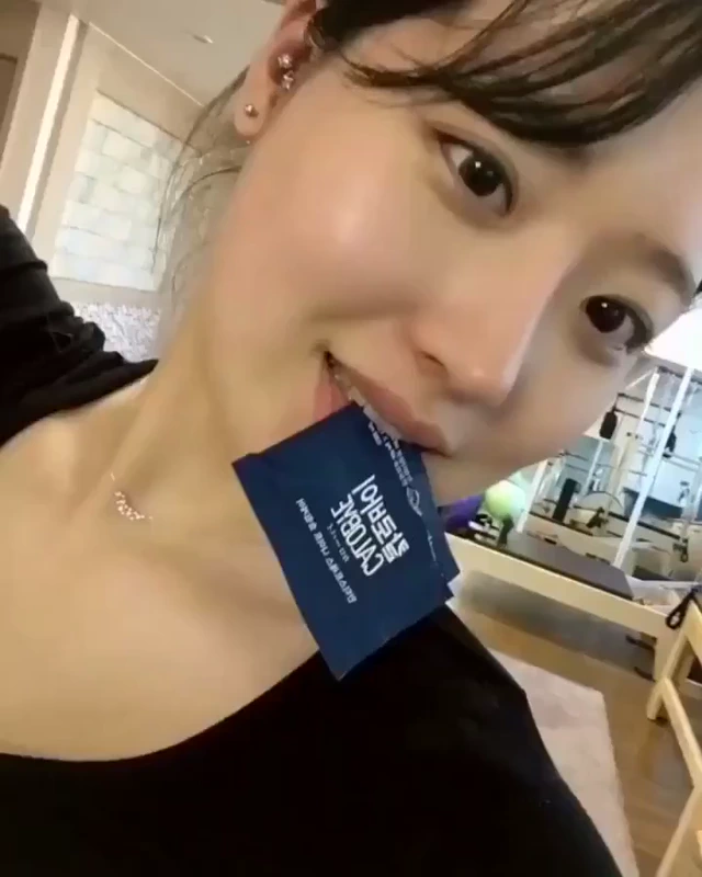 운동하는 미녀인플루언서의 촉촉한 푸시