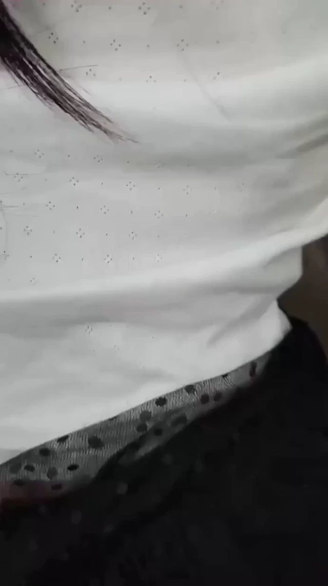 엘베에서 떡치면서 엉덩이 때려달라는 변녀커플