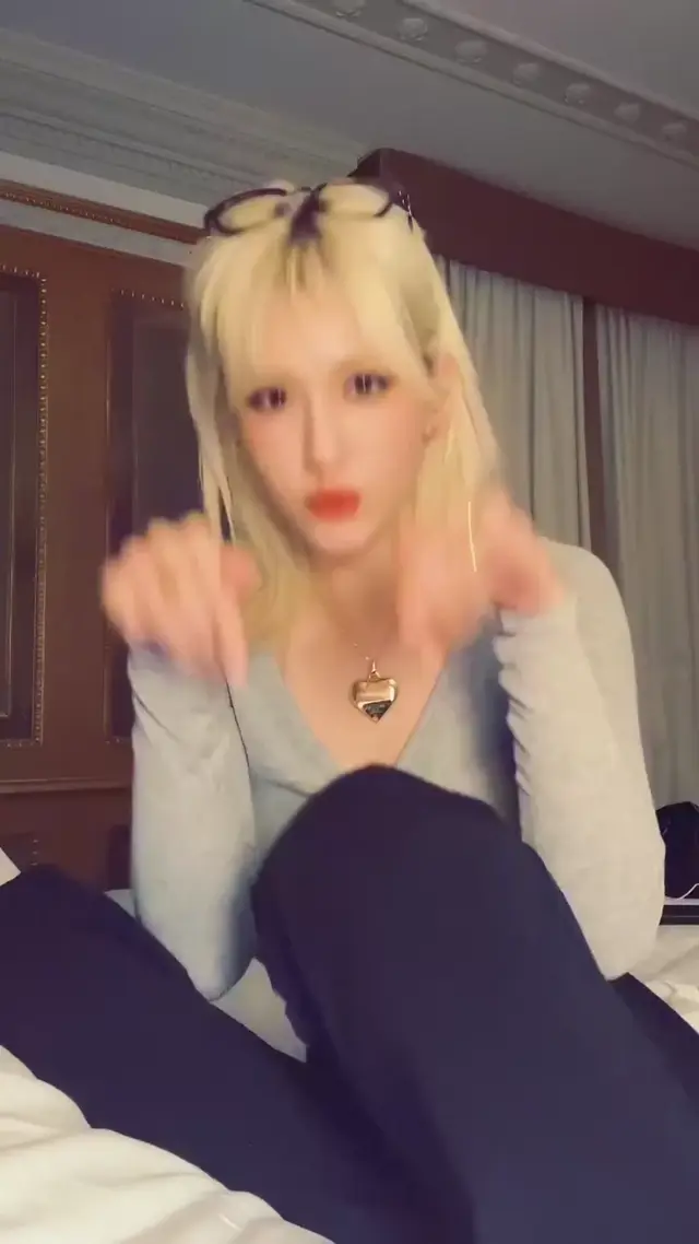 전소미 노브라 개쩌네 ㅋㅋㅋㅋ 크기보소