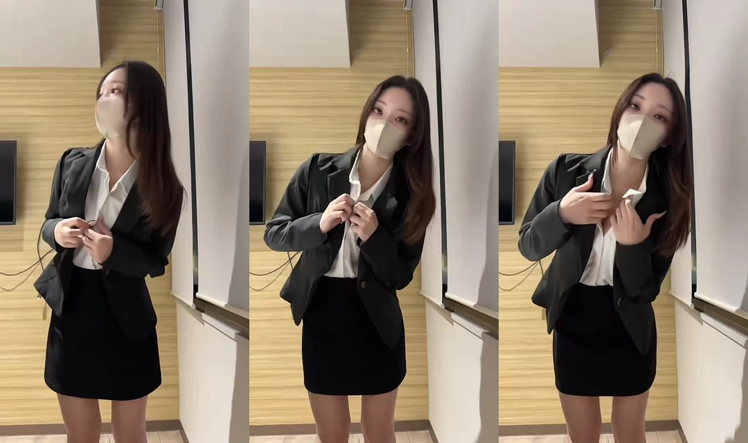 회의실들어가서 몰래 가슴여는