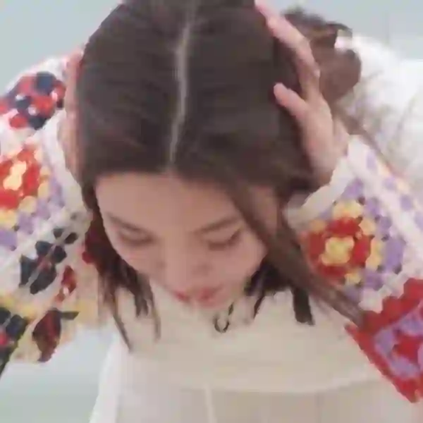 뱉는 권은비